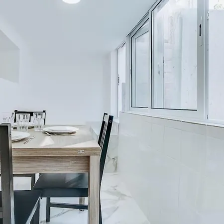 Modern And Cool In The City Center Apartmán